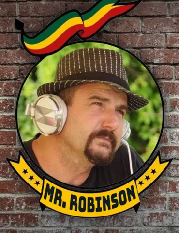 Mr Robinson WIDE LOVE REGGAE RADIO